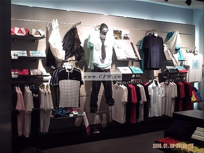 男裝陳列與服裝設(shè)計的融合藝術(shù)